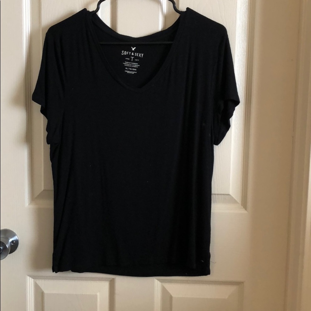 Black v neck T-shirt